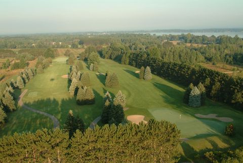 Evergreen Resort - Norway Golf Course photo